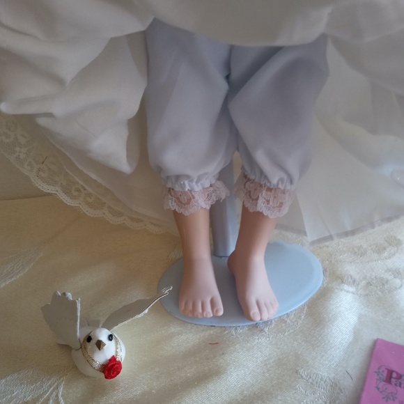 Angel of LOVE w Bird Porcelain Doll Patrica Rose w Box - Picture 10 of 11